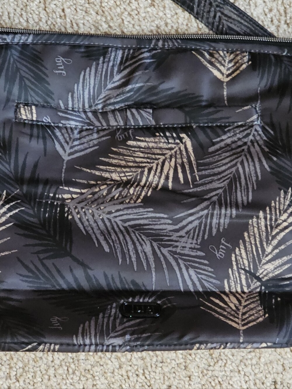 LUG Adagio SUMMER ALL TROPICAL LEAF PATTERN Cross Body , Adjustable Straps - Picture 3 of 7